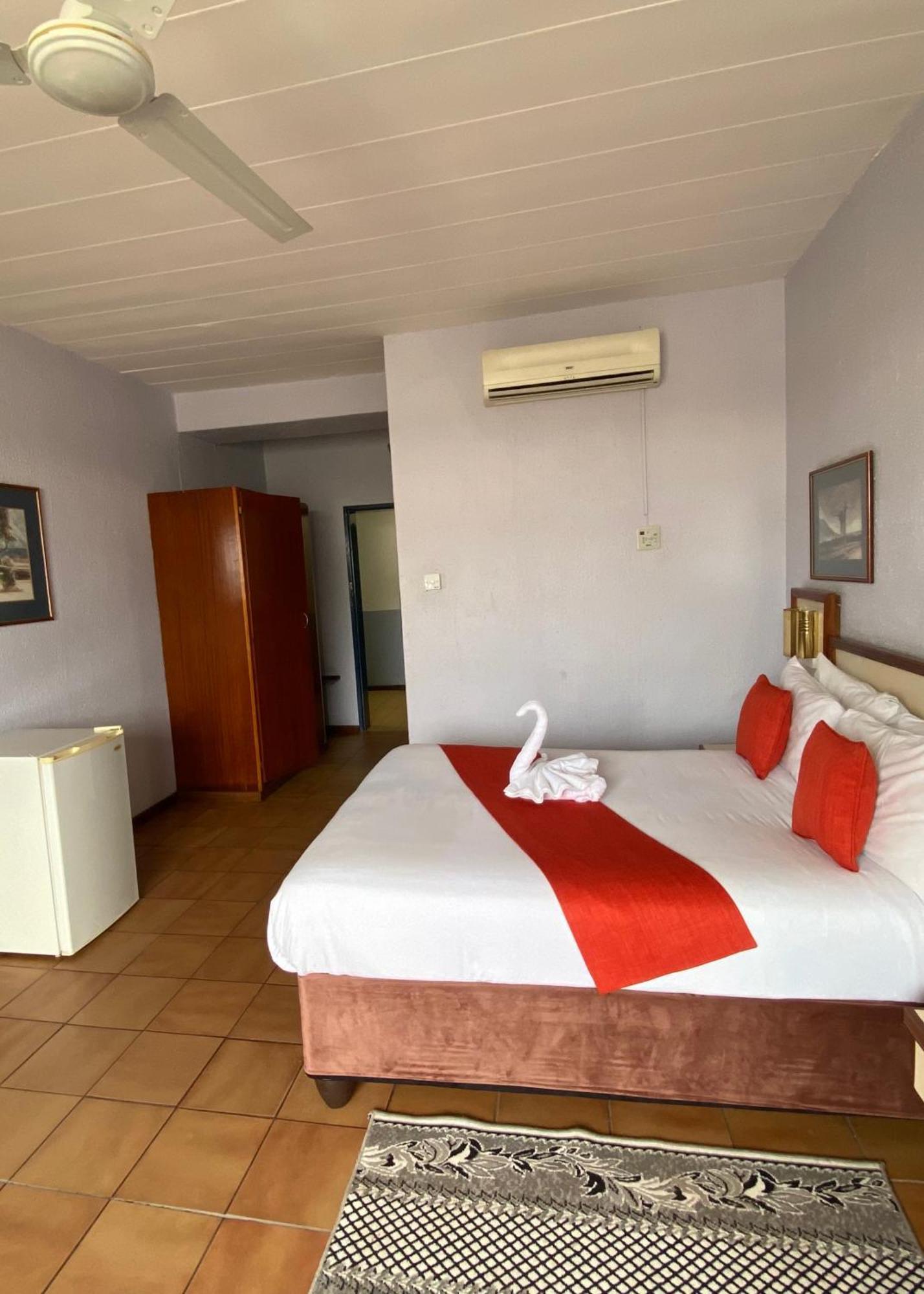 Gaborone Hotel Exterior photo